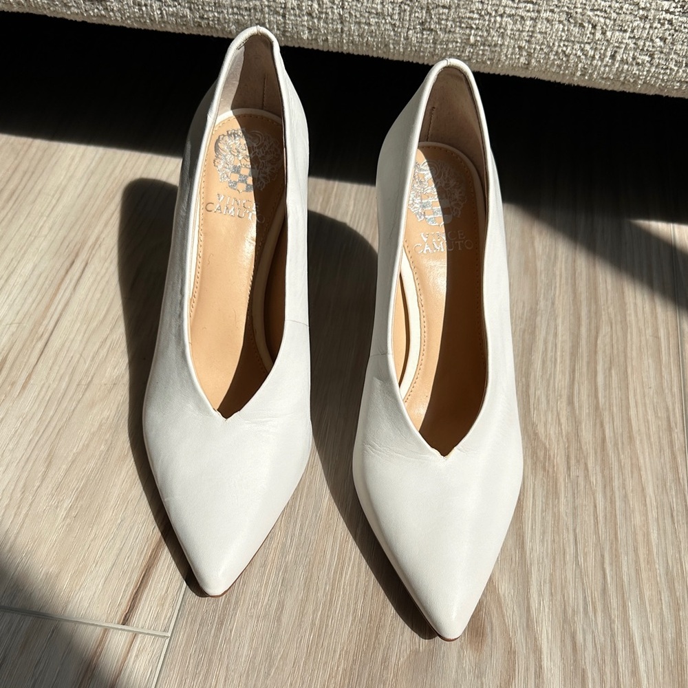 Vince Camuto White Leather Women's Pumps Sz 6M/36.5